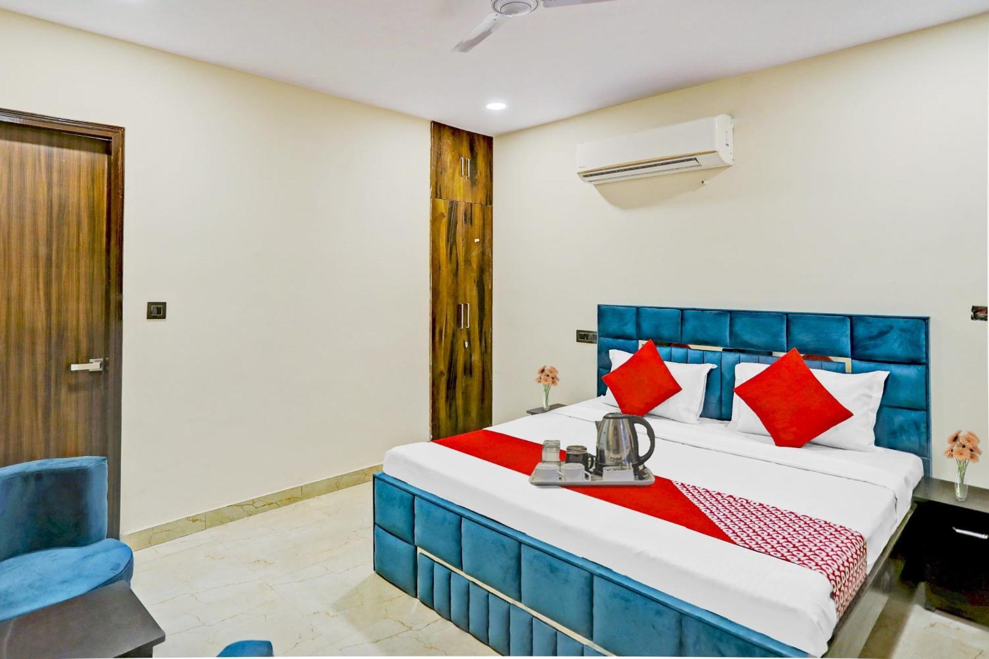 Hotel O Royal Lotus Stay Near Ip Extension Metro Station Új-Delhi Kültér fotó