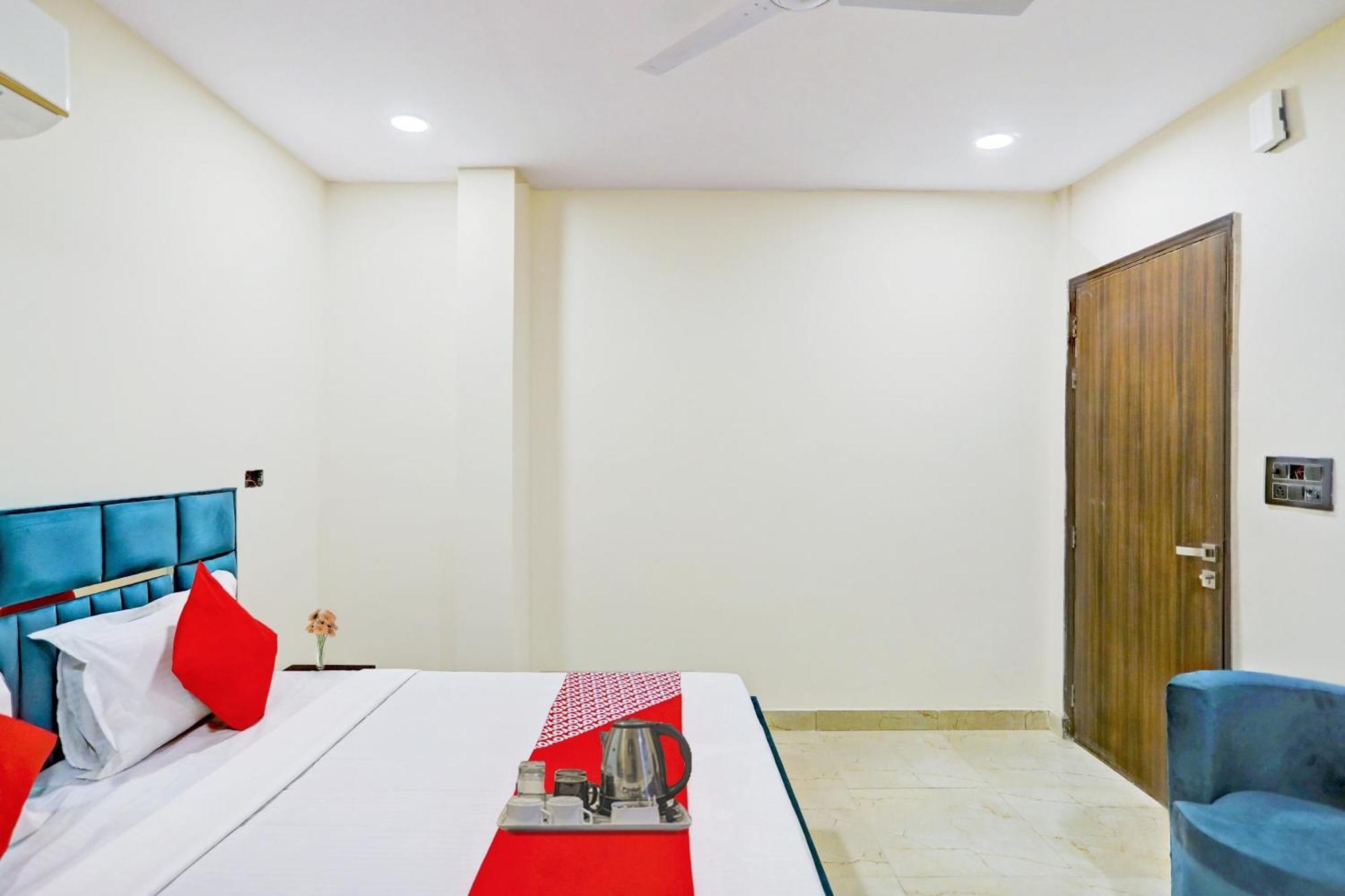 Hotel O Royal Lotus Stay Near Ip Extension Metro Station Új-Delhi Kültér fotó